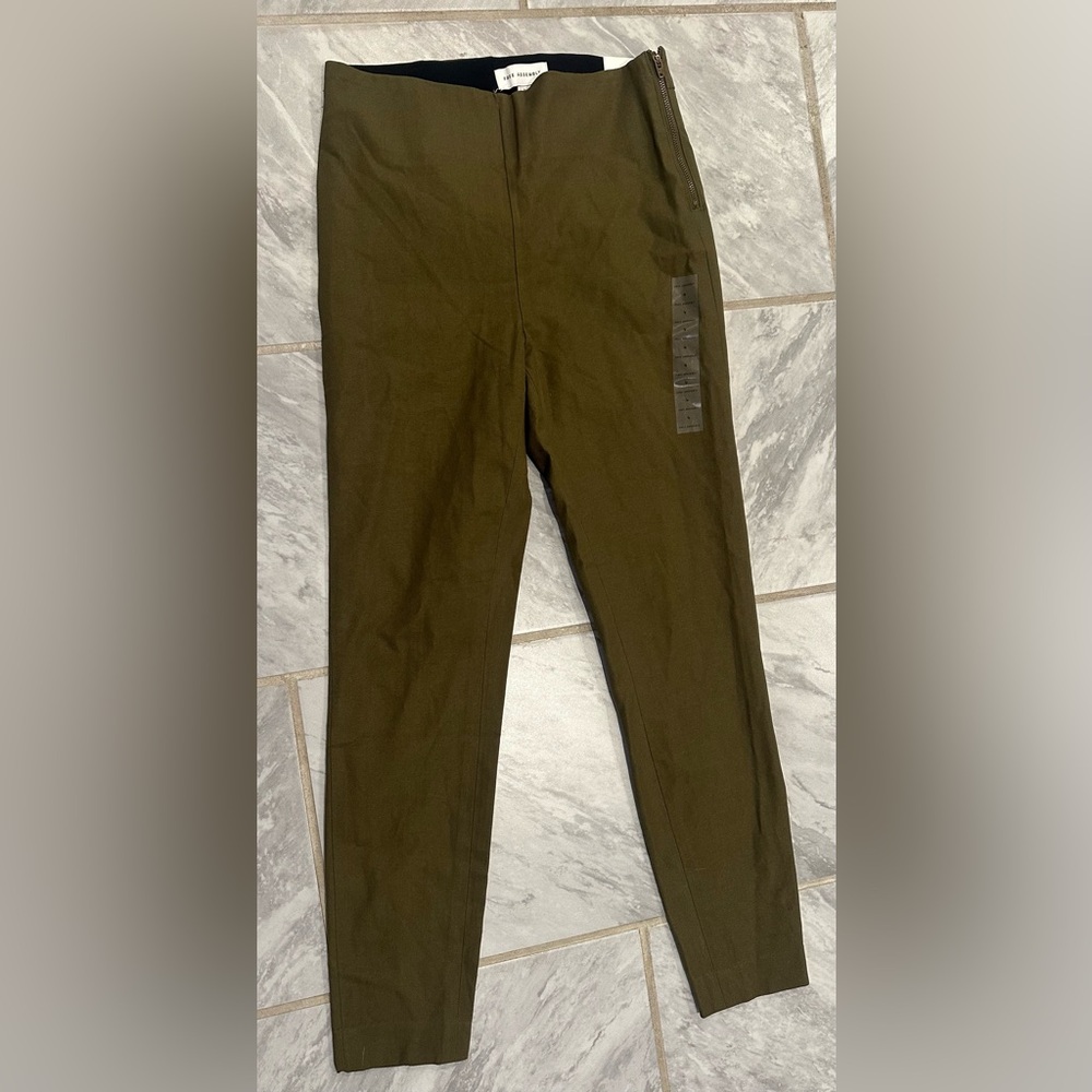 NWT Free Assembly Womens Green Essential Bistretch Pants Size 4
